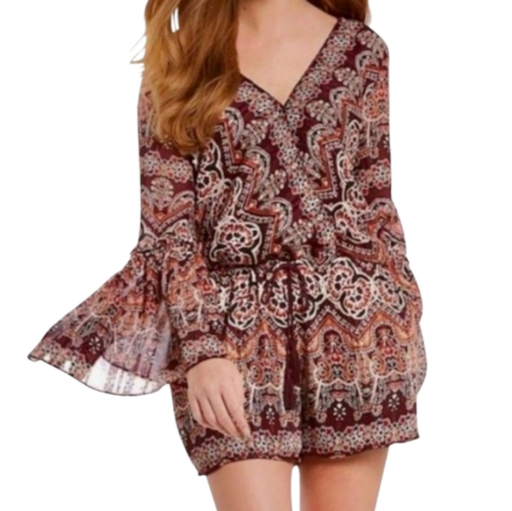 Chelsea & Violet New bell long sleeve floral jumper Romper Size XS NEW!‎